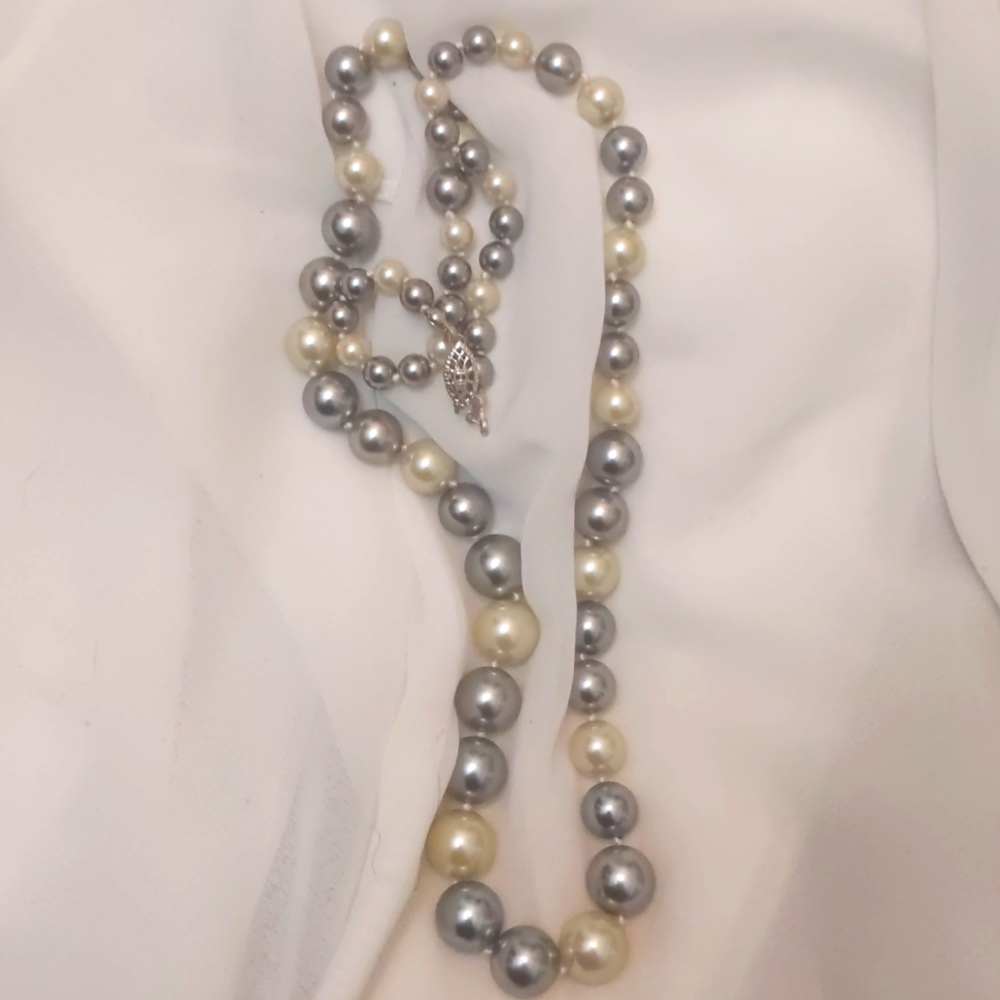 Pearl necklace